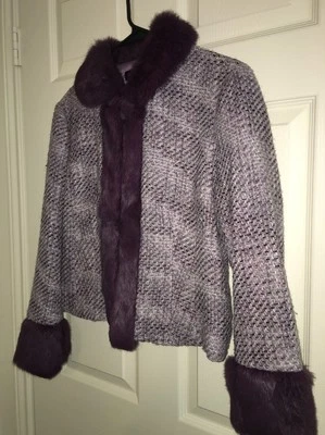 💕 Chaqueta Blazer Bebe Púrpura Fantasía Tweed con Borde de Piel de Conejo Púrpura Talla M Foto 1 de 4
