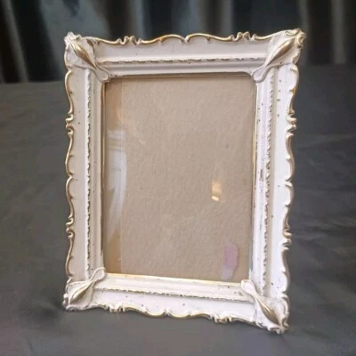 Marco de fotos vintage de metal dorado blanco de 4,25" X 5,25" para caballete MCM para fotos de 3" X 4" Foto 1 de 4