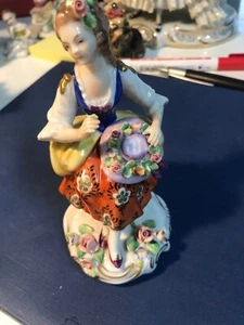 Sitzendorfer Porzellan Figur - Bild 1 von 4