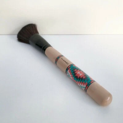 1x MAC "Vibe Tribe Collection" Powder / Blush Brush, Full Size, Brand New!  - Image 1 of 4