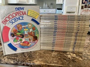 BOOK Complete Set 22 New Encyclopedia Of Science Funk & Wagnalls VTG Homeschool - Picture 1 of 4