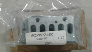 Parker Schrader Bellows 007027400 Sub Base NIB #041A14 - Picture 1 of 2