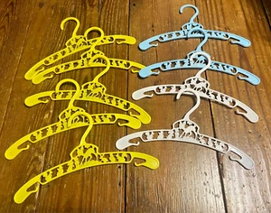 LOTE DE 9 PERCHAS INFANTILES VINTAGE RETRO PLÁSTICO, DISEÑO BAMBI CIERVO - Imagen 1 de 7