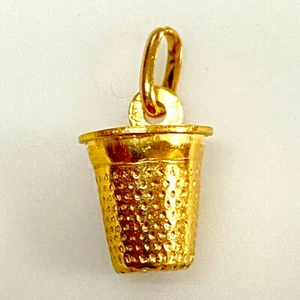 u825 Vintage 14k Yellow Gold Thimble Charm Pendant - Picture 1 of 5