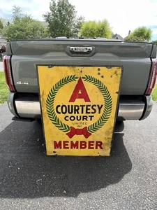 Vintage Porcelain Advertising Sign Gas & Oil Courtesy Court United Tourist Signs - Picture 1 of 10