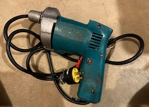 Makita 6802BV Screwdriver Corded Electric Screw Gun TESTED WORKING GREAT - Picture 1 of 3