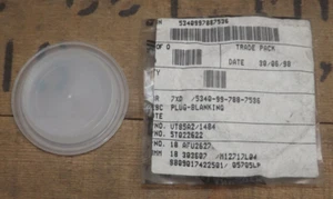 Land Rover Defender.Brake bracket blanking plug.Genuine part AFU2627.NOS. - Picture 1 of 2