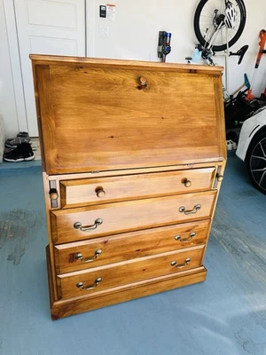 Hermoso escritorio de secretaria frontal con 4 cajones de madera de pino tradicional americano Foto 1 de 4