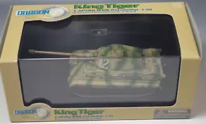 DRAGON ARMOR KING TIGER 1 SPZKP KAISERSTEINBRUCH 1944 MODELLO CON DISPLAY TRASPARENTE NUOVO CON SCATOLA - Foto 1 di 7