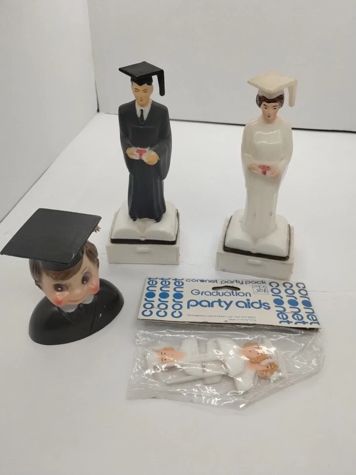 老式毕业人偶蛋糕装饰/纪念品 — 第 1/4 张图片