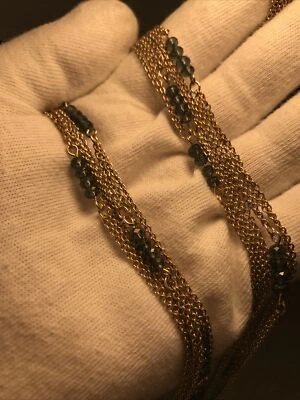 Collar de cadena Banana Republic tono dorado brillante cuentas azules en capas Foto 1 de 4