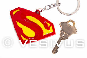 KEYCHAIN - DC SUPERMAN - RED YELLOW - Key Accessory Jewelry Nerd Geek Superhero
