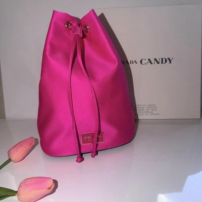 PRADA CANDY Bolso de Belleza Satinado Rosa y Negro Caliente con Cordón Foto 1 de 4