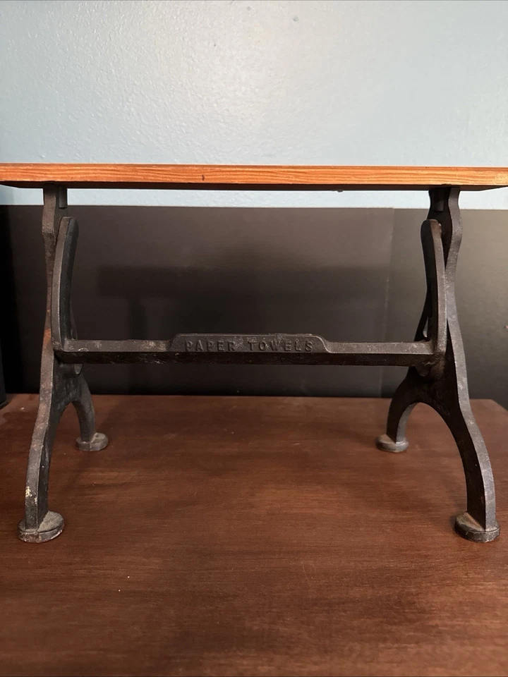 Rollo de papel de granja cortador de toallas hierro fundido madera soporte de pie Foto 1 de 4