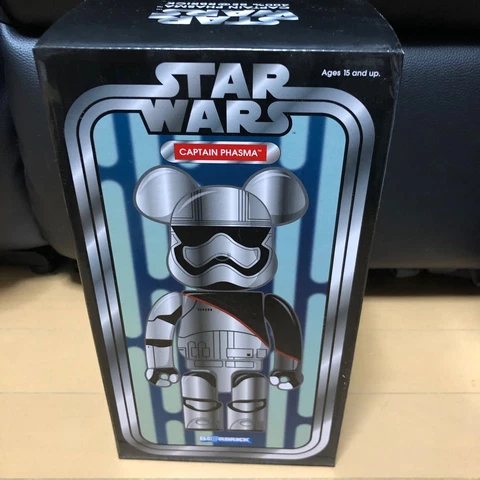 Used Bearbrick 400  Star Wars Captain Phasma Cover