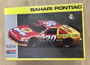Monogram Modellbausatz im Maßstab 1:24 - #30 Michael Waltrip Bahari Pontiac - Bild 1 von 4