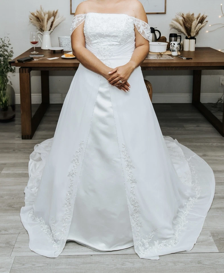 全新带标签 Davids 新娘帽袖 A 字带雪纺分体前覆盖 Weddin — 第 1/4 张图片