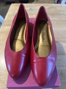 Women's Size 9 1/2 B Dreamer Tristan Red Life Stride Flats - Picture 1 of 5
