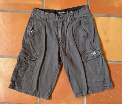 AKADEMIKS PANTALONES CORTOS PARA HOMBRE TALLA 32 EXCEDENTES BIENES Foto 1 de 4