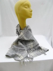 Bufanda de lana angora silenciador con flecos laterales gris blanco cuadros Banana Republic - Imagen 1 de 1