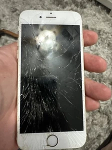 Apple iPhone 6 Rose Gold BROKEN SCREEN For Parts A1549 - Picture 1 of 2