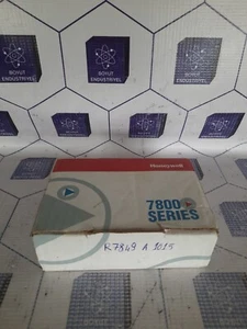 Honeywell R7849 A 1015 Ultraviolet Flame Amplifier - Bild 1 von 6