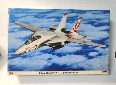 HASEGAWA 1/48 F-14A TOMCAT VFR -111 SUNDOWNERS N.09577 KIT MONTAGGIO - Immagine 1 di 2