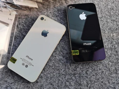 Good Working Apple iPhone 4 iOS 7 White/Black 8 GB UNLOCKED classic Smartphone - Image 1 of 4