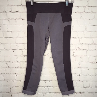 Under Armour women’s leggings Size S/M  Vanish Seamless Crop Ultra-tight Compres - Image 1 of 4