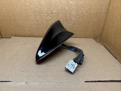 Hyundai Santa Fe 2016-2019 montado en el techo radio aleta de tiburón antena becketts negro Foto 1 de 4