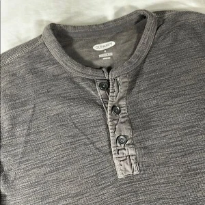 Camisa Henley Old Navy Hombre Gris Oscuro Gofre Tres Botones Manga Larga - Talla S - Imagen 1 de 8