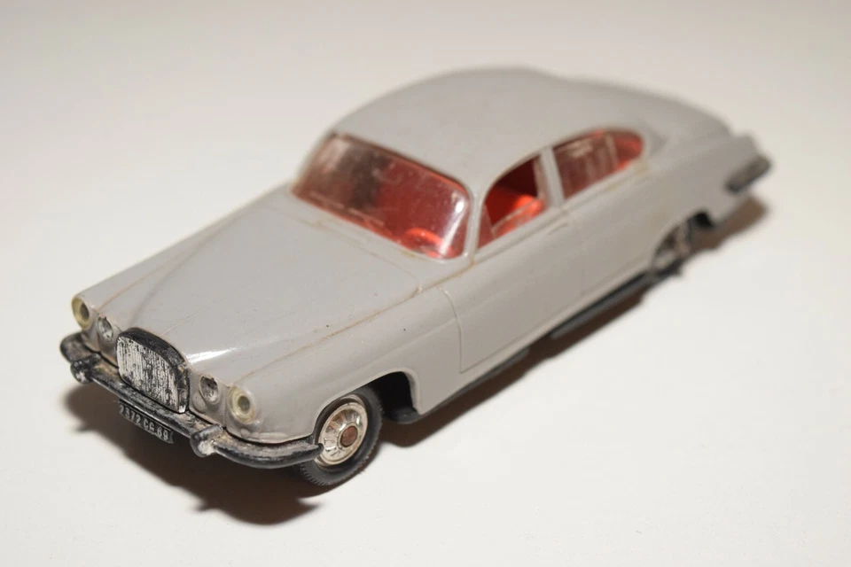 A27 1:43 PLÁSTICO NOREV 19 JAGUAR MK 10 MARCA 10 GRIS EXCELENTE ESTADO Foto 1 de 4