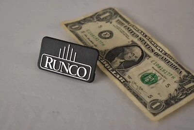 Placa de nombre de proyector Runco emblema insignia Foto 1 de 4