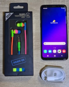 Unlocked Black Samsung Galaxy S9 SM-G960F 4GB RAM 64GB Storage + Extras - Picture 1 of 19