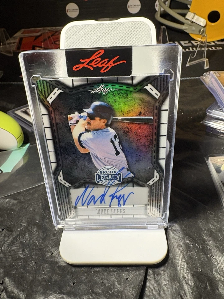 2025 Leaf a Bronx Legacy - Autógrafos Wade Boggs #BA-WB1 prata prismática /65... - Imagem 1 de 2