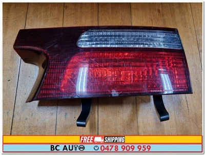 Toyota ACR30R Tarago Early Right RH Inner Reverse Light 2000 2001 2002 2003 Lamp - image 1 of 3