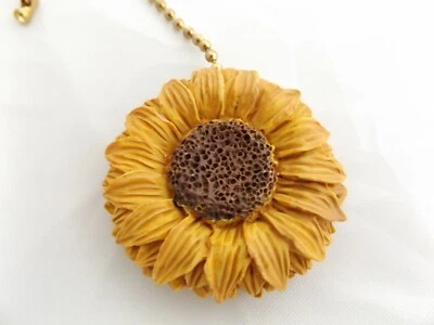 Cute Fan Pulls-Apple, Birdhouse, Bumble Bee, Gingerbread Man, Balloon, Sunflower - Изображение 1 из 4