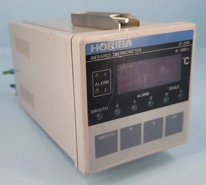HORIBA IT-230 INFRARED THERMOMETER - Picture 1 of 5