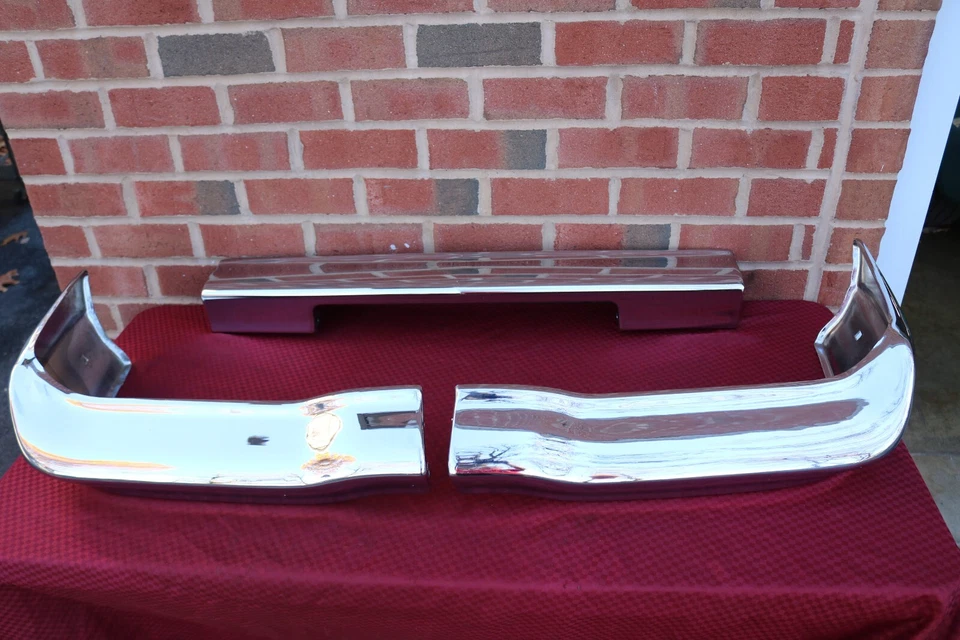 61 1961 CHEVROLET IMPALA BELAIR BISCAYNE NOS FRONT CHROME BUMPER 3772949 3772943 - Image 1 of 4