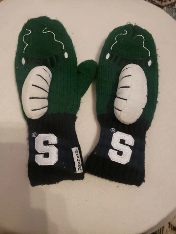 Zoozatz Michigan State mittens and msu nike shirt. Msu apparel. Msu winter gear Cover