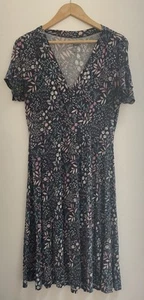 L.L. Bean Womens Allover Floral Sheer Rayon V-Neck Short Sleeve Dress Navy S Pet - Picture 1 of 6
