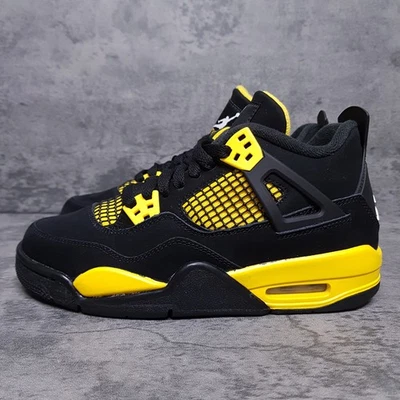 Tênis de basquete Nike Air Jordan 4 Thunder infantil 4,5 Y feminino 6 preto amarelo Nby - Imagem 1 de 4