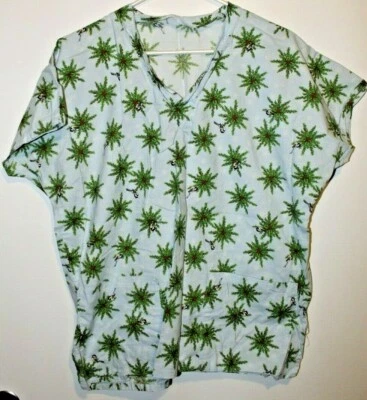 Blusa Médica Para Mujer Talla Mediana Azul con Hojas de Acebo Médica Invierno Navidad Foto 1 de 2