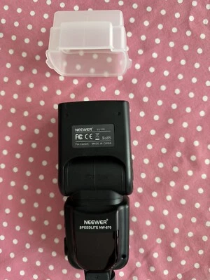 Neewer NW-670 TTL Flash Speedlite with LCD Display for Many Canon DSLR Cameras - Image 1 of 2
