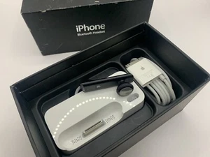 Apple iPhone 2g 1st Generation Bluetooth Headset A1221 *Complete Set* EXCELLENT* - Afbeelding 1 van 24