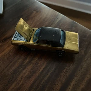 Hot Wheels Redline 1967 Custom T-Bird HK dorado/marrón interior ruedas de plato profundo - Imagen 1 de 5