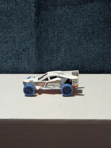 Hot Wheels Dune It Up (2018) | Buggy HW 50th Race Team | Bianco #621 | Sciolto - Foto 1 di 24