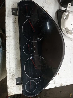 Cuadro de instrumentos Saturn Outlook 2007-2010 136.900 millas ID 22763018 OEM  Foto 1 de 4