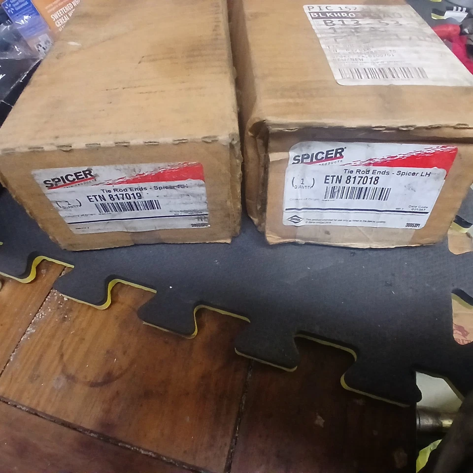 2 SPICER 817019, 817018 extremidade da haste de amarração de direção, conjunto para mão direita e esquerda. - Imagem 1 de 3