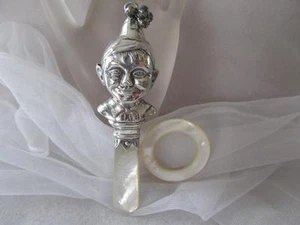 Sonajero y correa bebé figurativa victoriana antigua de colección elfo madre perla - Imagen 1 de 9